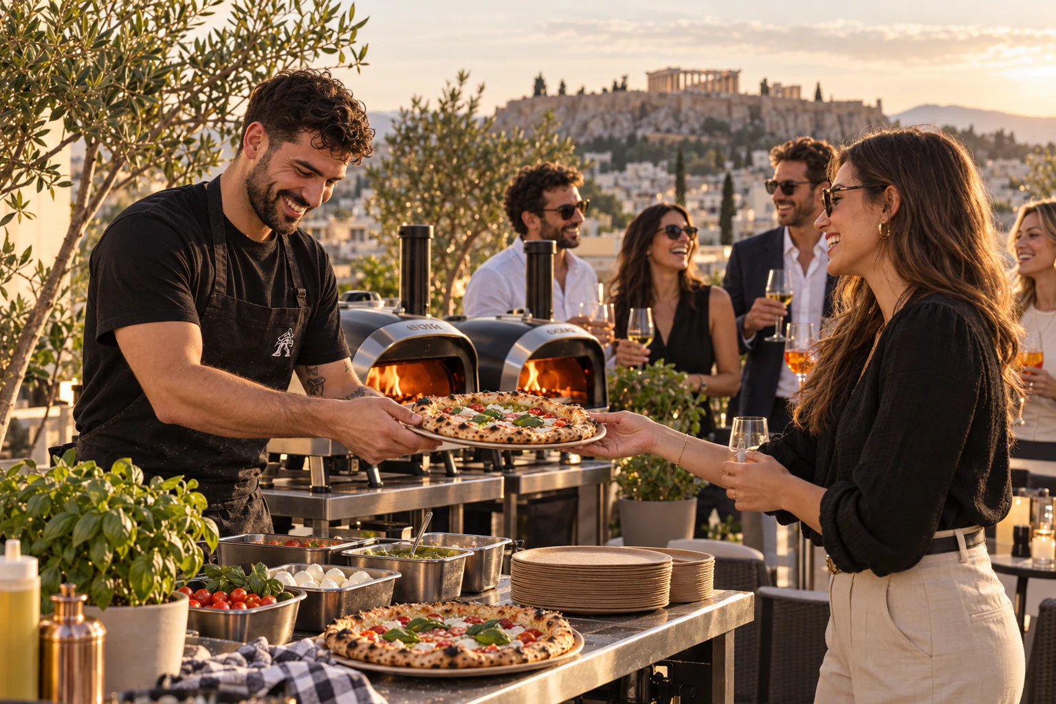 Ενδεικτική σκηνή εταιρικού pizza catering σε ταράτσα της Αθήνας